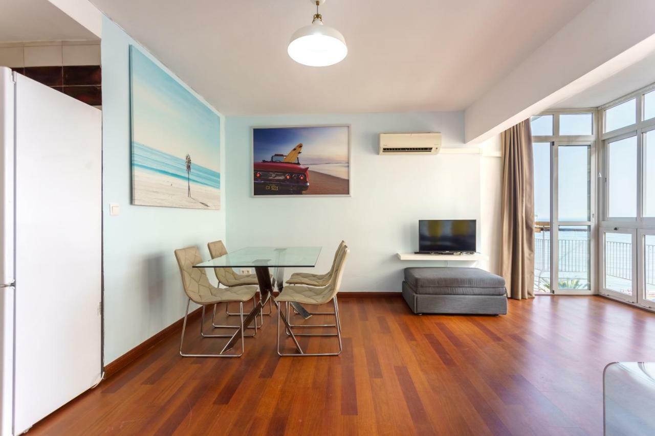 Mp4-beachfront Enjoy Breakfast Facing The Ocean Apartment Málaga